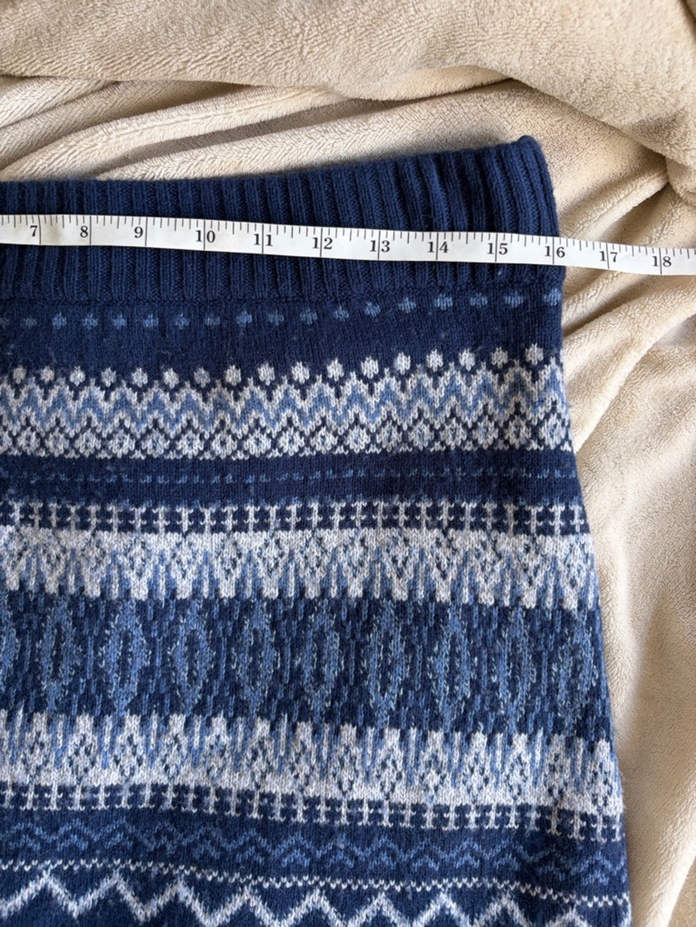 Aventura Skirt- Wool blend & Cashmere Knit, sz S - Picture 5 of 6